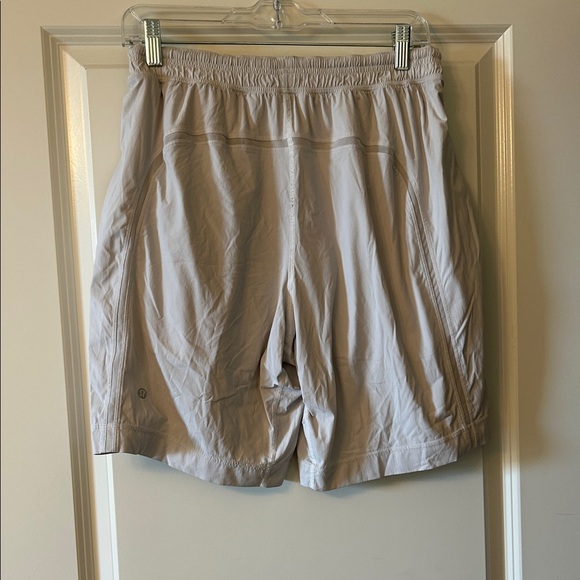 lululemon athletica Men's Gray Athletic Shorts - Picture 2 of 9